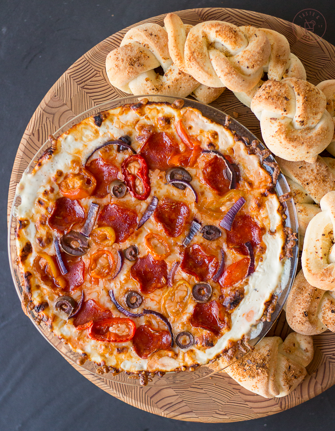 Pizza Dip with Garlic Knots | Taste and Tipple